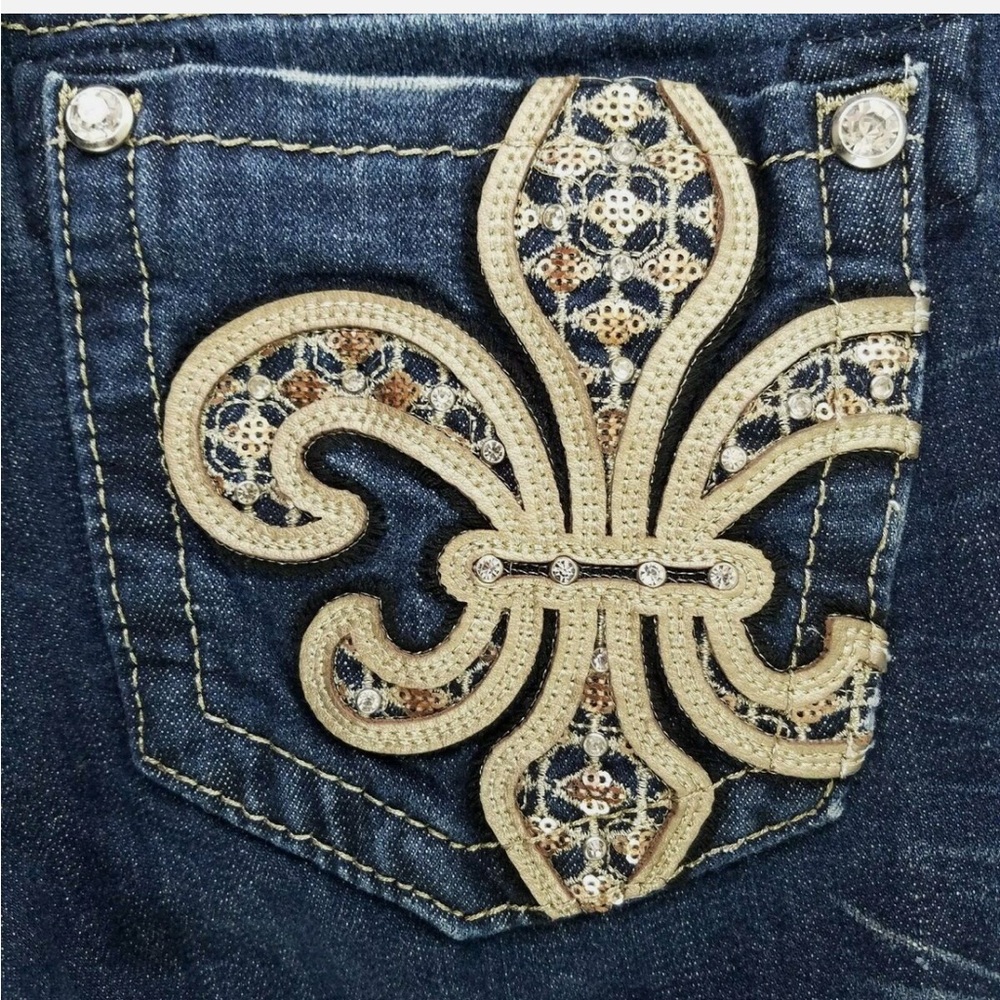 Miss Me | JP6126B | DK 208 size:34
Boot Cut in good condition!